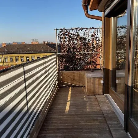 Sunny Stylish Rooftop Private Balcony Shared Jacuzzi Mk2 *