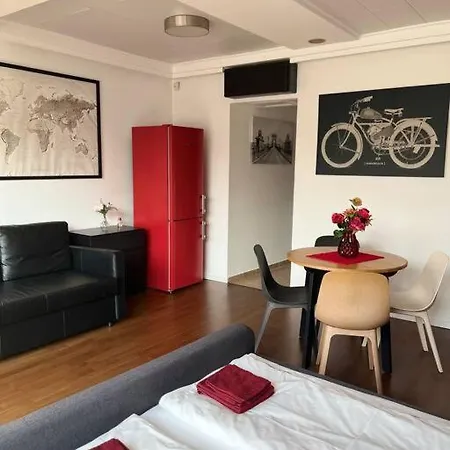 Sunny Stylish Rooftop Private Balcony Shared Jacuzzi Mk2 Apartament *