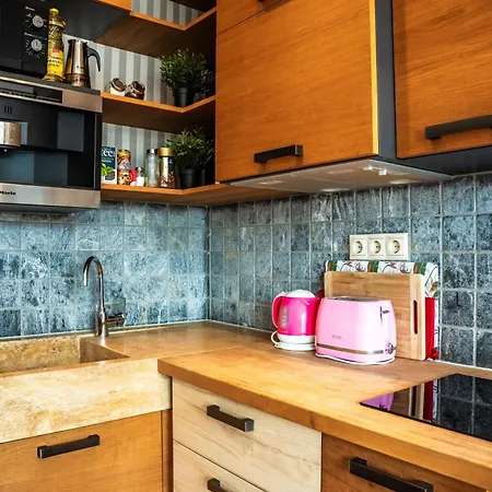 Apartament Sunny Stylish Rooftop Private Balcony Shared Jacuzzi Mk2