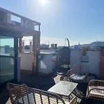 Sunny Stylish Rooftop Private Balcony Shared Jacuzzi Mk2