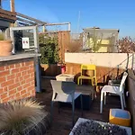 公寓 Sunny Stylish Rooftop Private Balcony Shared Jacuzzi Mk2