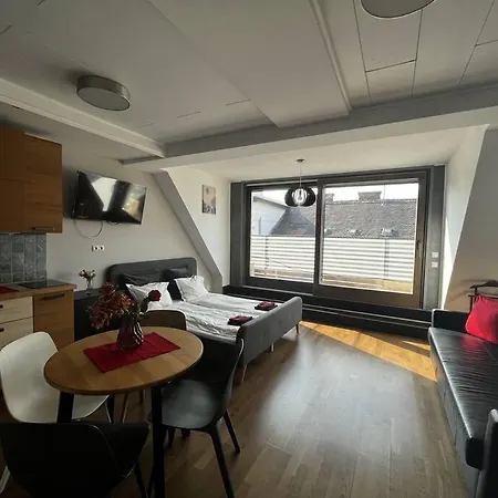 Sunny Stylish Rooftop Private Balcony Shared Jacuzzi Mk2 公寓