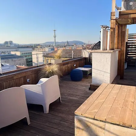 Sunny Stylish Rooftop Private Balcony Shared Jacuzzi Mk2 Apartmán Budapešť