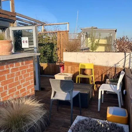Apartmán Sunny Stylish Rooftop Private Balcony Shared Jacuzzi Mk2