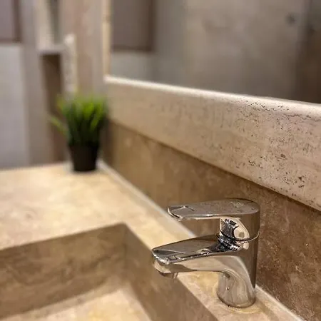 公寓 Sunny Stylish Rooftop Private Balcony Shared Jacuzzi Mk2 布达佩斯