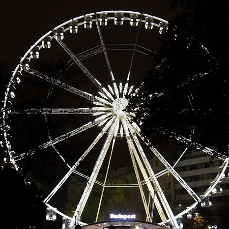 Sunny Stylish Rooftop Private Balcony Shared Jacuzzi Mk2 Budapešť