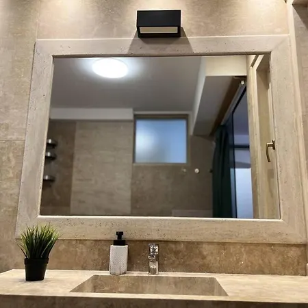 Sunny Stylish Rooftop Private Balcony Shared Jacuzzi Mk2 Appartement Boedapest