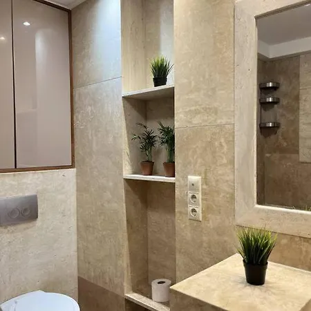 Sunny Stylish Rooftop Private Balcony Shared Jacuzzi Mk2 Boedapest