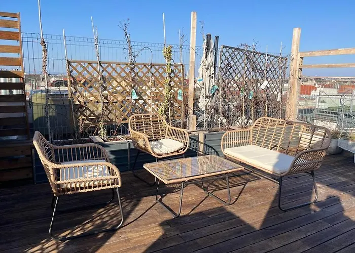 Sunny Stylish Rooftop Private Balcony Shared Jacuzzi Mk2 Apartmán
