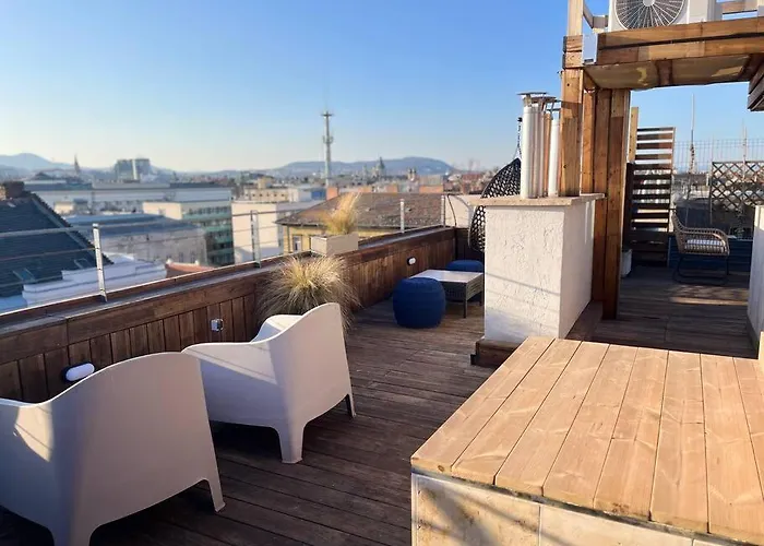 Sunny Stylish Rooftop Private Balcony Shared Jacuzzi Mk2 Apartmán Budapešť