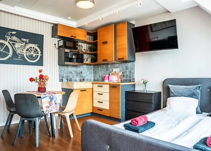 Apartmán Sunny Stylish Rooftop Private Balcony Shared Jacuzzi Mk2 *