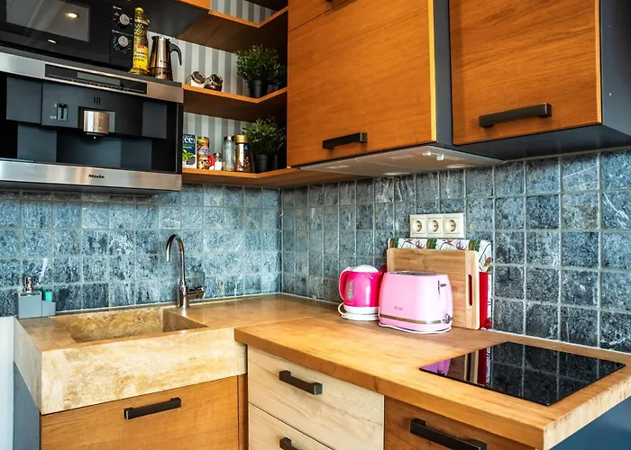 Apartmán Sunny Stylish Rooftop Private Balcony Shared Jacuzzi Mk2